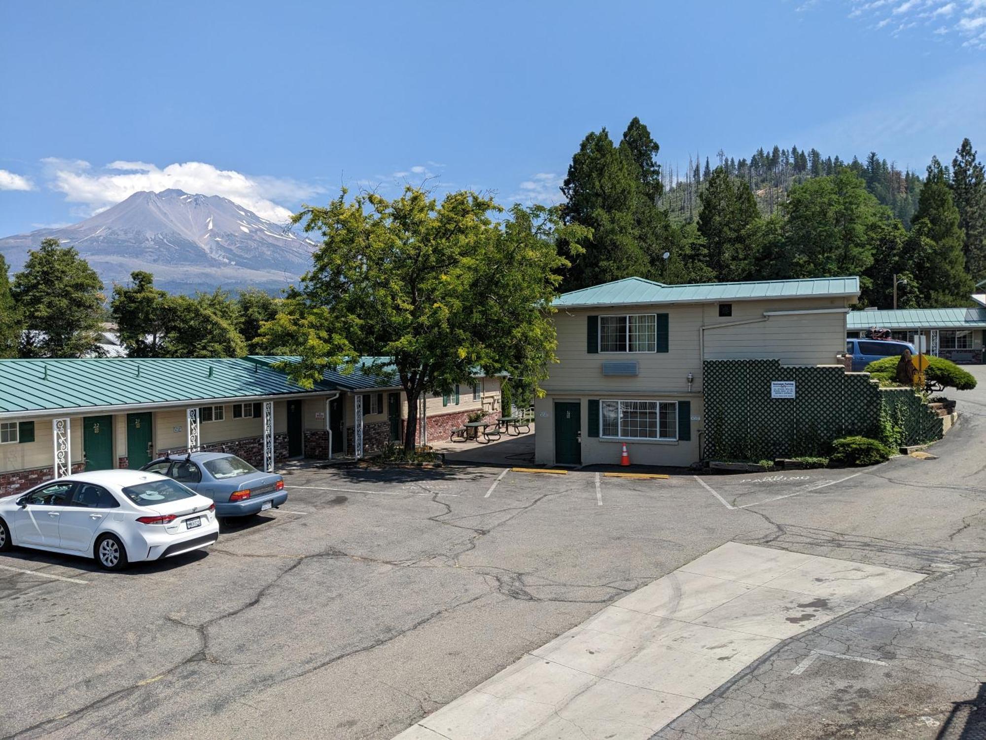 Hi-Lo Motel, Cafe And Rv Park Weed Exterior foto